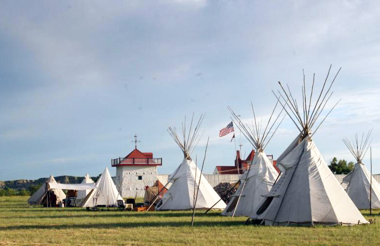 Fort Union and Tipi camp – NPS 