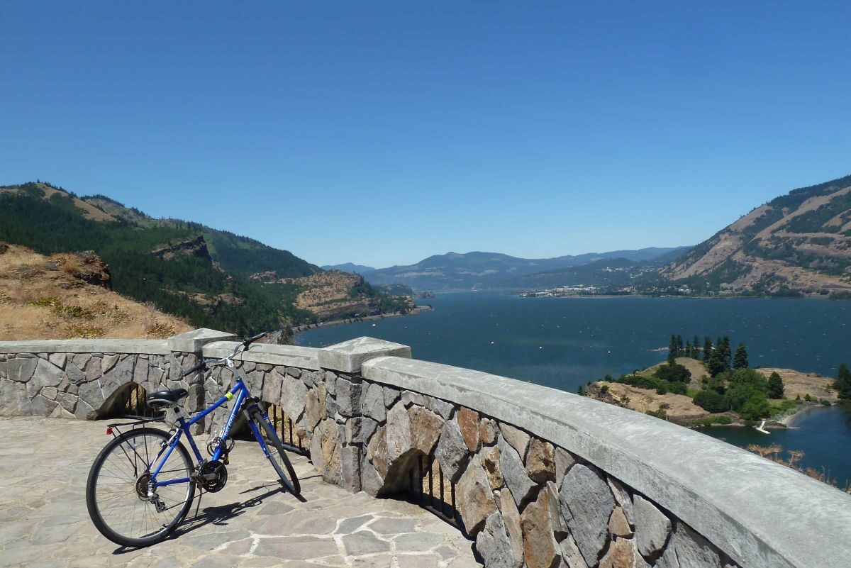 Historic Columbia River Highway State Trail: Twin Tunnels