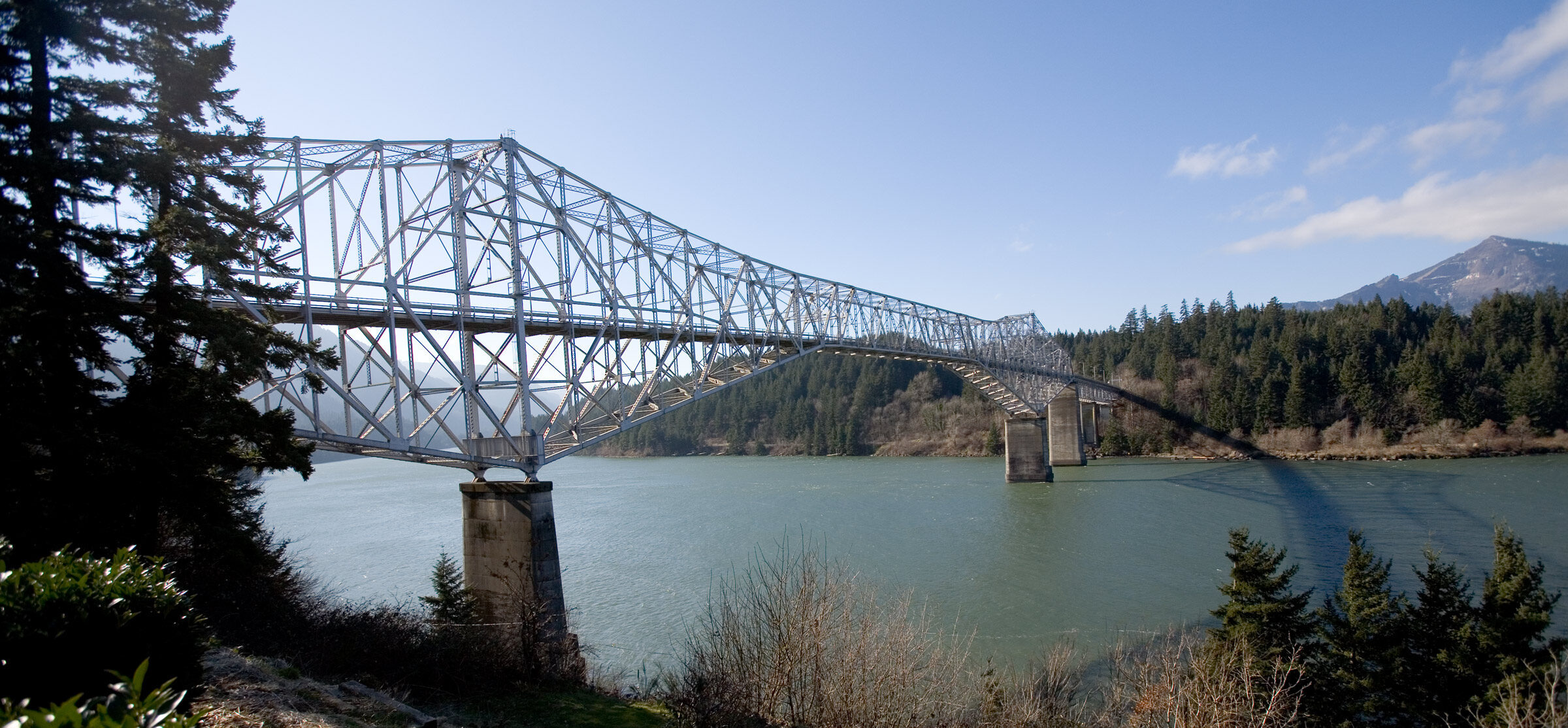 Columbia River Salmon Sales: Cascade Locks, Oregon