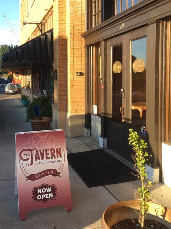 The Tavern is open @ Hotel Cathlamet