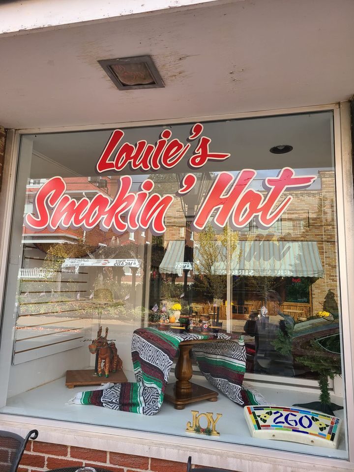 Louie’s Smokin’ Hot