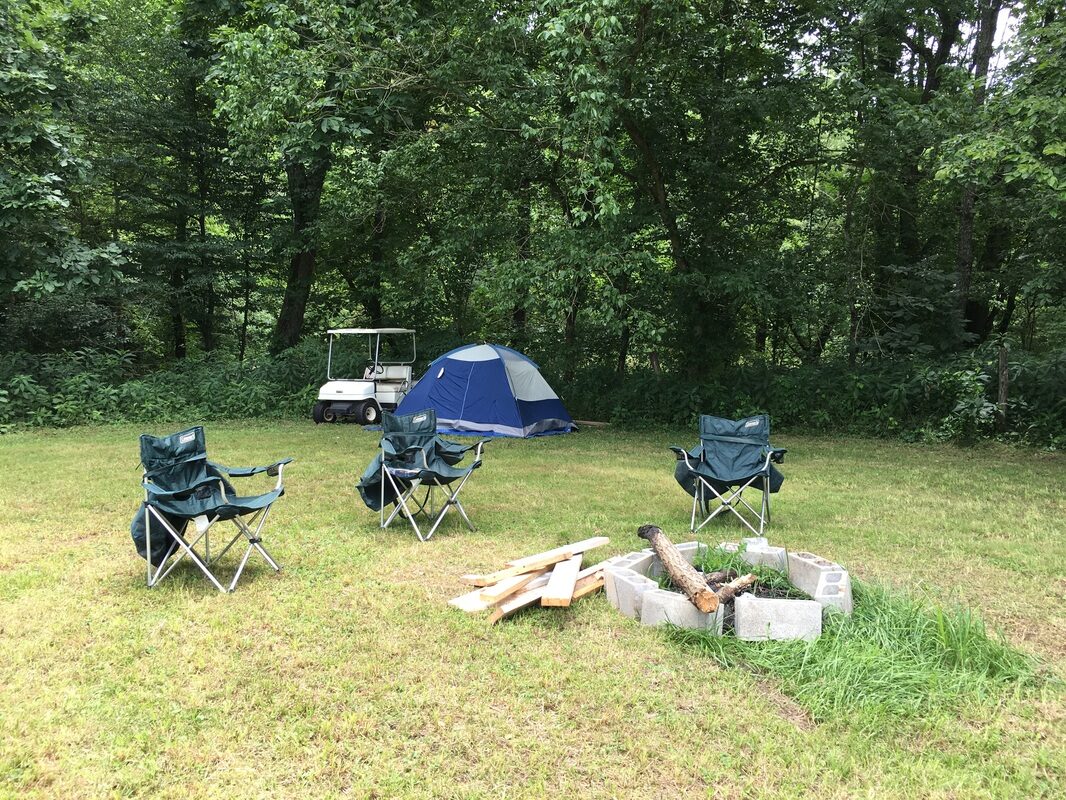 outdoor campsite at River's Edge Campground along the Lewis and Clark Travel