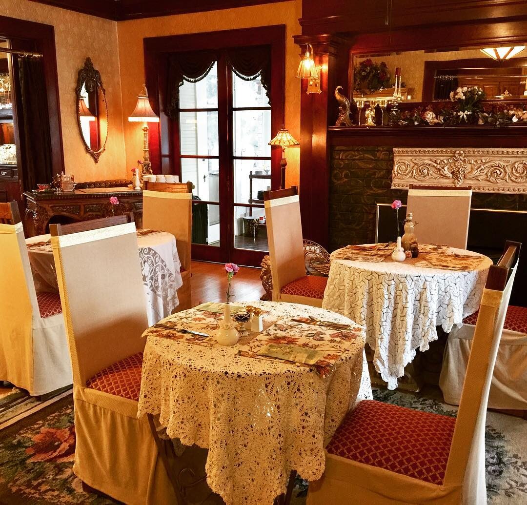 Enjoy delicious breakfasts in the historic dining room