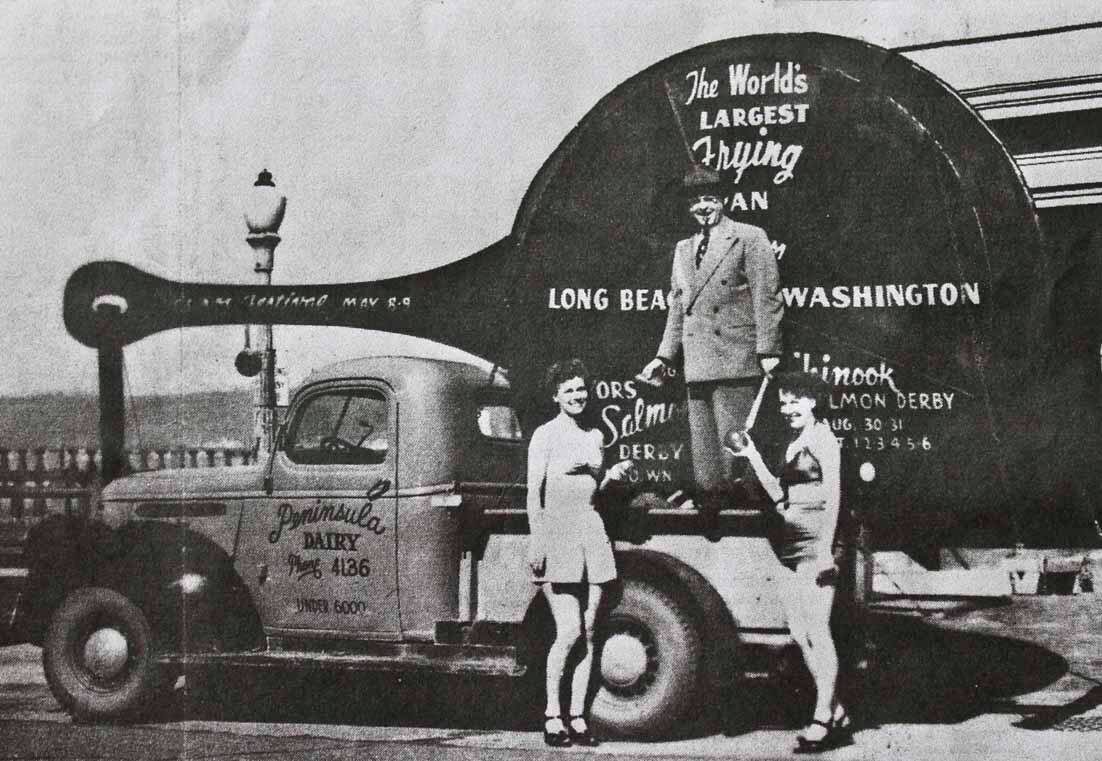 World’s Largest Frying Pan and World’s Largest Spitting Clam