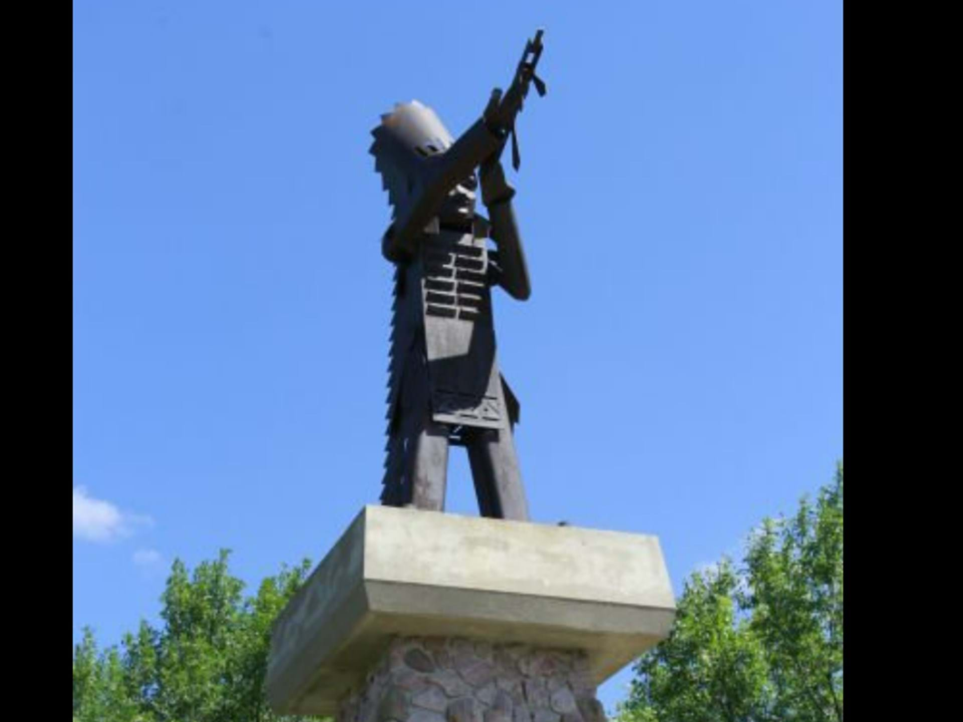 War Eagle Monument - Lewis and Clark Trail Experience