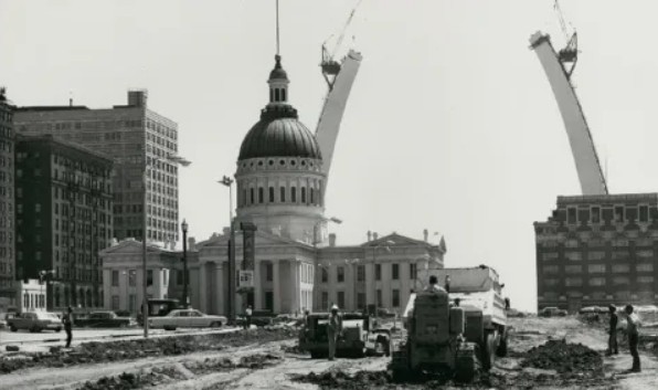 The Arch at 60